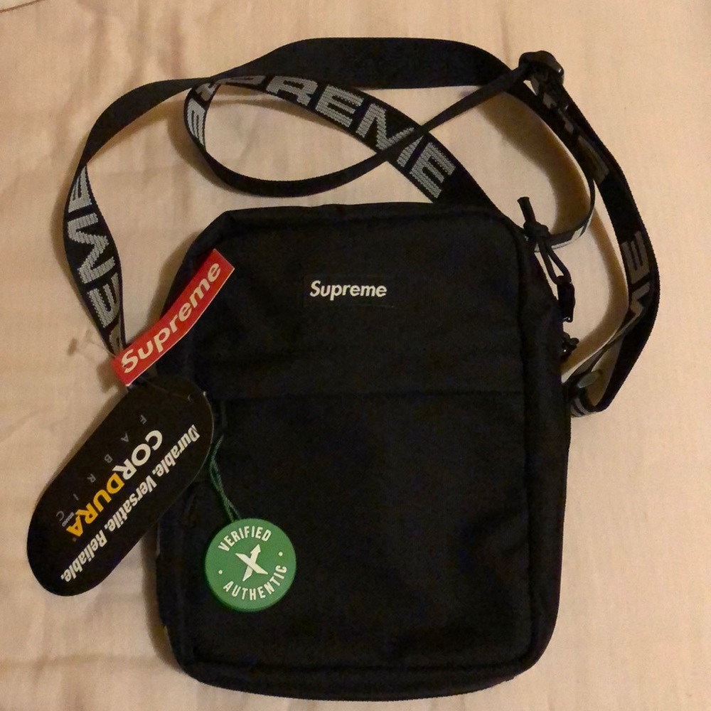 Supreme black shoulder bag SS18